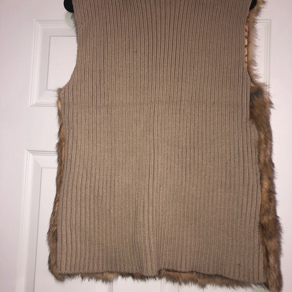 Fur vest! - Picture 4 of 4